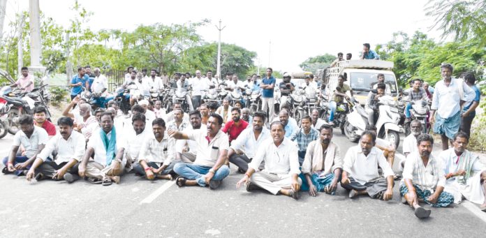 అన్నదాతల ఆక్రందన