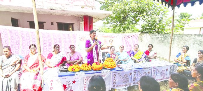 The heroic Telangana armed struggle is magnificent.