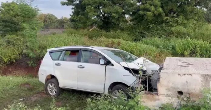 శంషాబాద్లో ఘోర రోడ్డు ప్రమాదం..నలుగురు మృతి
