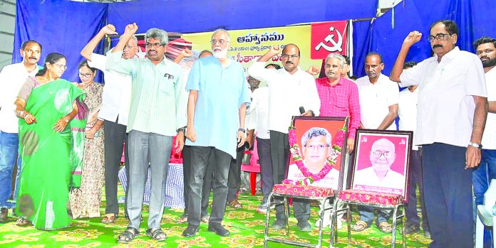 ఐక్య పోరాటాలే ఏచూరికి నిజమైన నివాళి