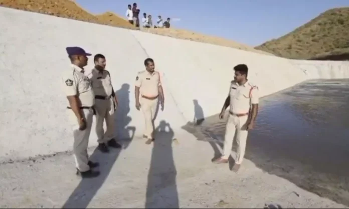 తీవ్ర విషాదం..ఈతకు వెళ్లిన ఇద్దరు గల్లంతు